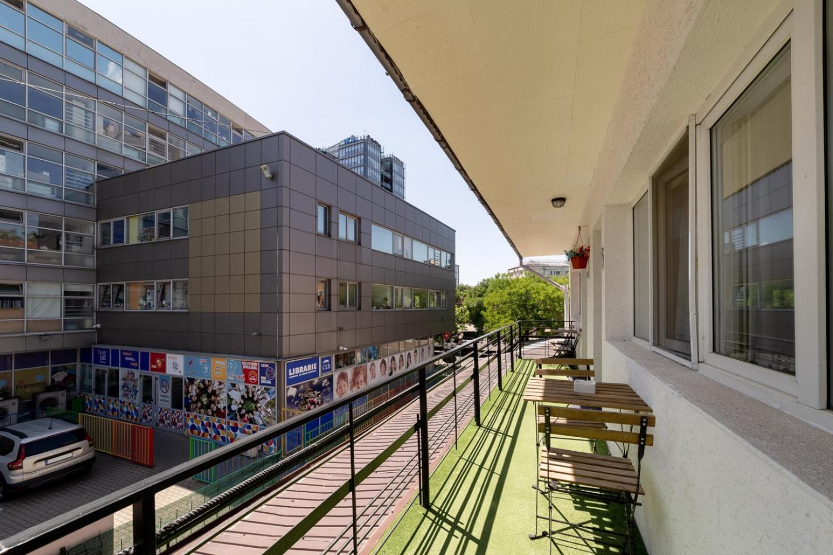 Downtown Victoria Studios By Citybookings Boekarest Buitenkant foto